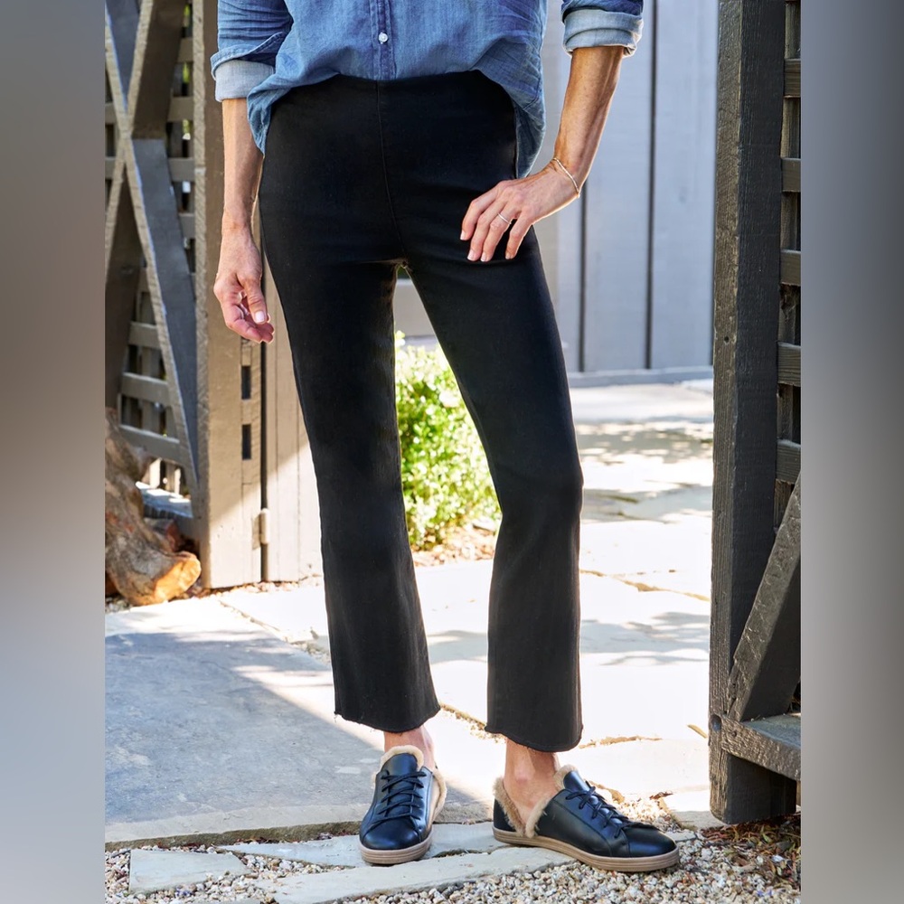 Frank & Eileen | KILLIAN ILLUSION Crop Flare Pull-On Jeans | Women’s Size 24‎